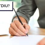 man filling out tdiu form